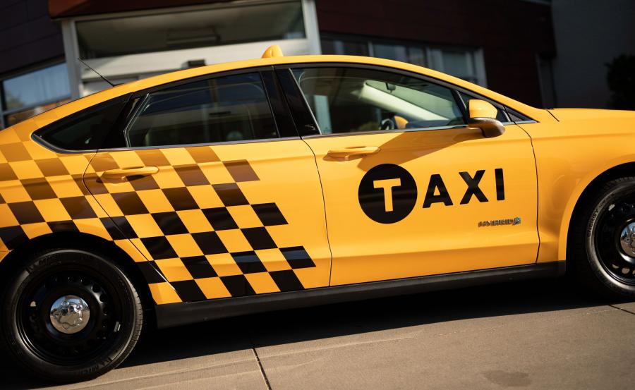 Детали экстерьера Ford Fusion Hybrid Taxi 2018 года  (NA) (фото 5 из 8)